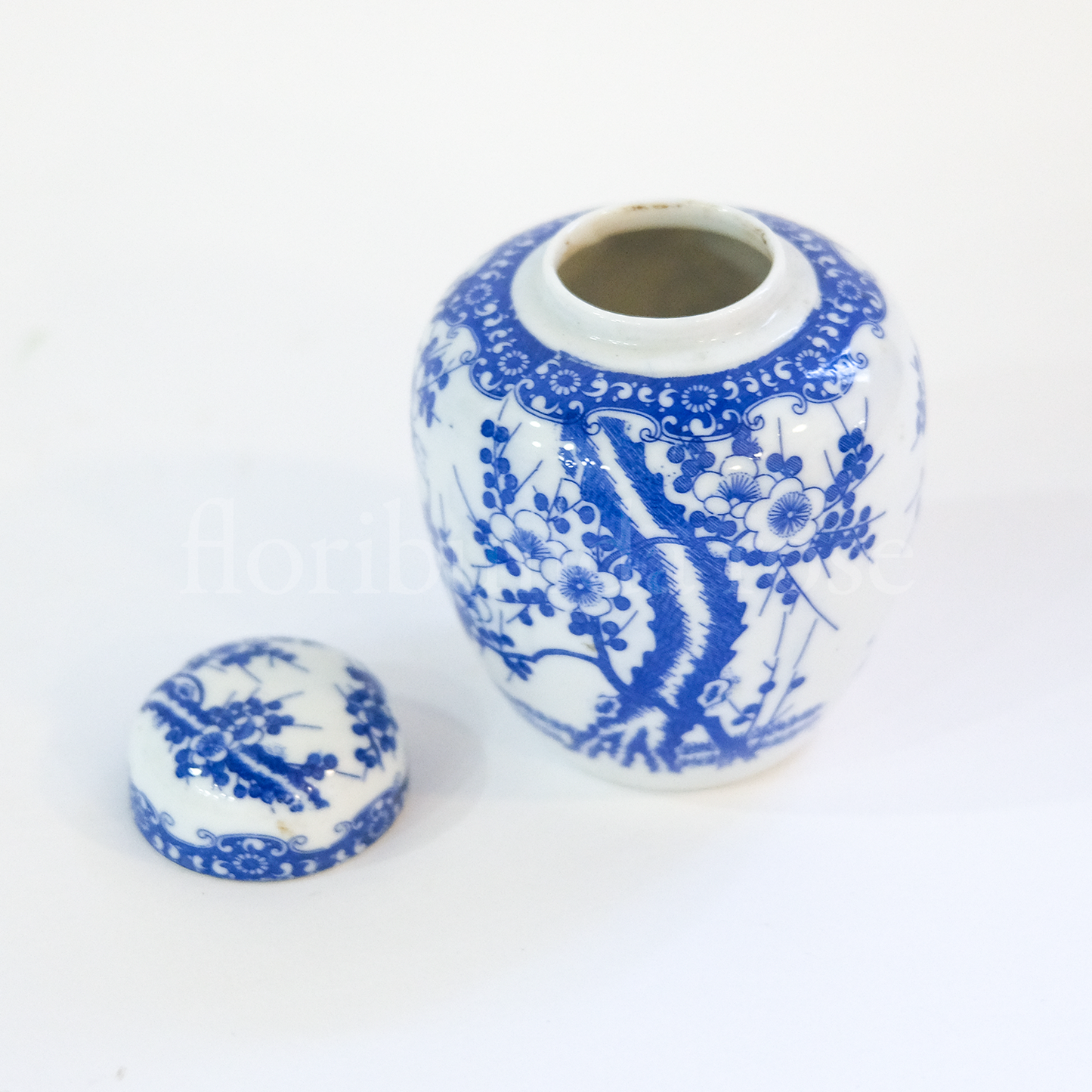 Vintage Blue & White mid sized Ginger Jar/Vase