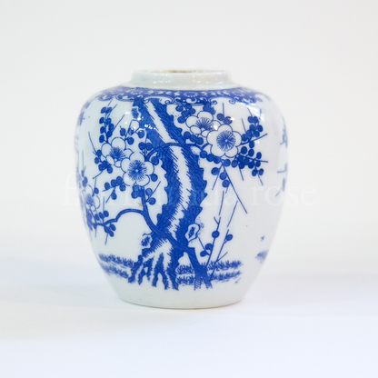 Vintage Blue & White mid sized Ginger Jar/Vase